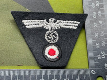 Charger l'image dans la galerie, WW2 German Army Panzer Ski Cap Insignia