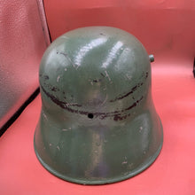 Charger l'image dans la galerie, Original WW1/WW2 German Army Stahlhelm M18 Helmet