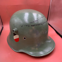 Charger l'image dans la galerie, Original WW1/WW2 German Army Stahlhelm M18 Helmet
