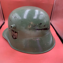 Charger l'image dans la galerie, Original WW1/WW2 German Army Stahlhelm M18 Helmet