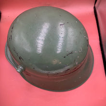 Charger l'image dans la galerie, Original WW1/WW2 German Army Stahlhelm M18 Helmet