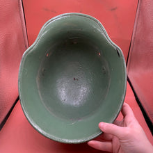 Charger l'image dans la galerie, Original WW1/WW2 German Army Stahlhelm M18 Helmet