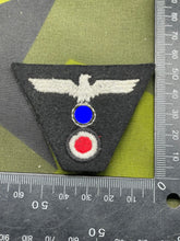 Load image into Gallery viewer, WW2 German Army Panzer Cap Badge