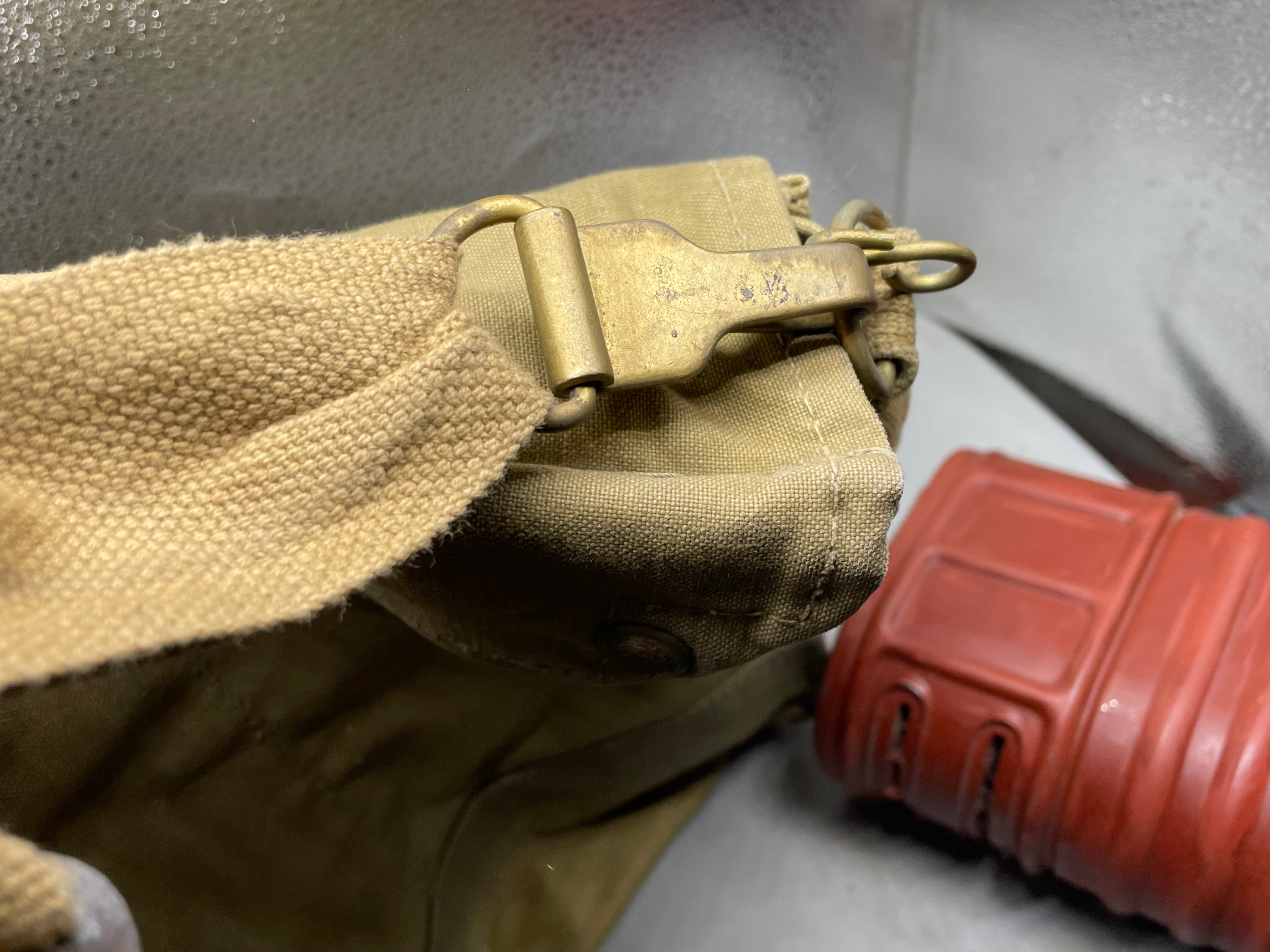 British Army Soldier Gas Mask GSR Respirator - Original WW2 Dated Bag - The Militaria Shop