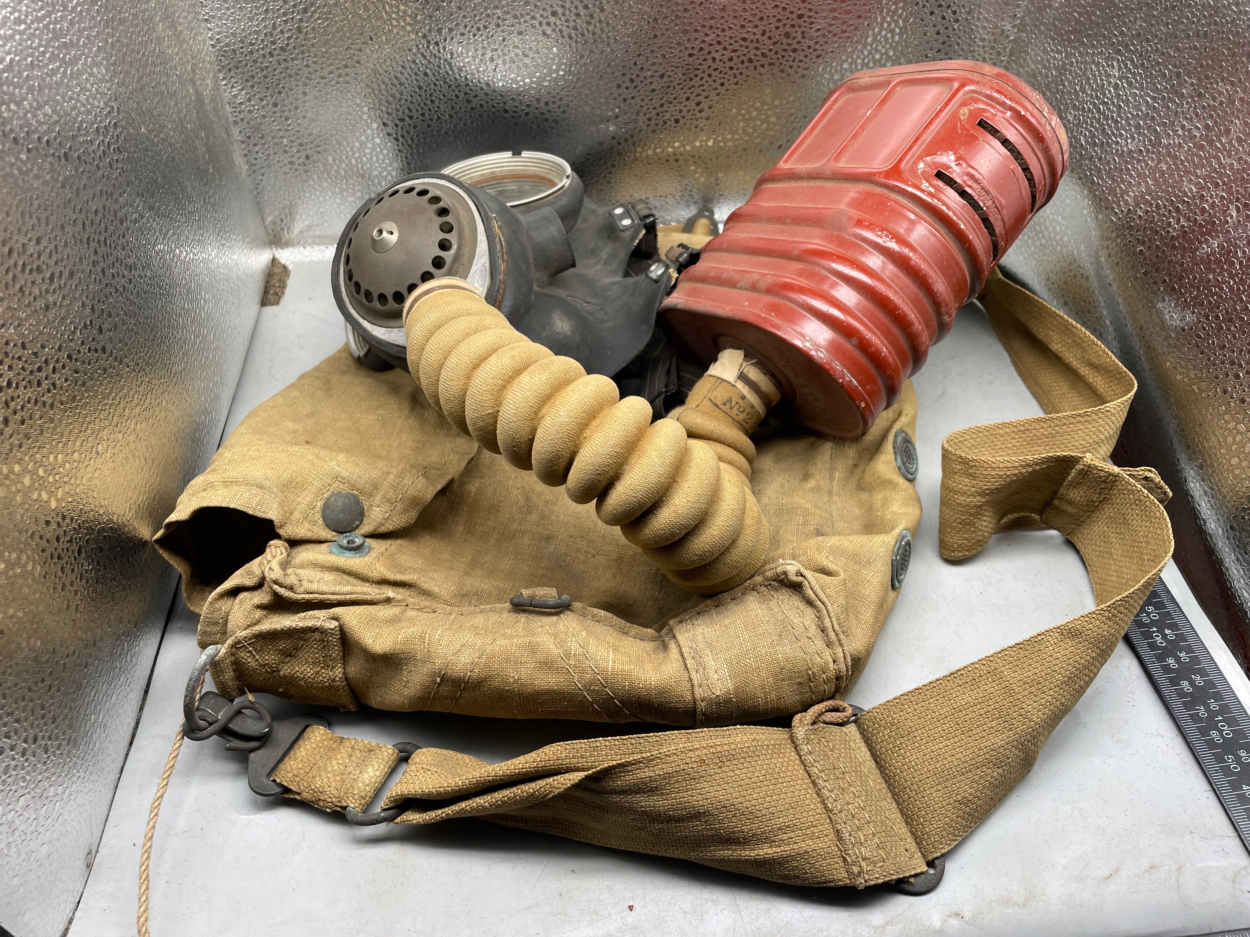 British Army Soldier Gas Mask GSR Respirator - Original 1940 Dated Bag - The Militaria Shop