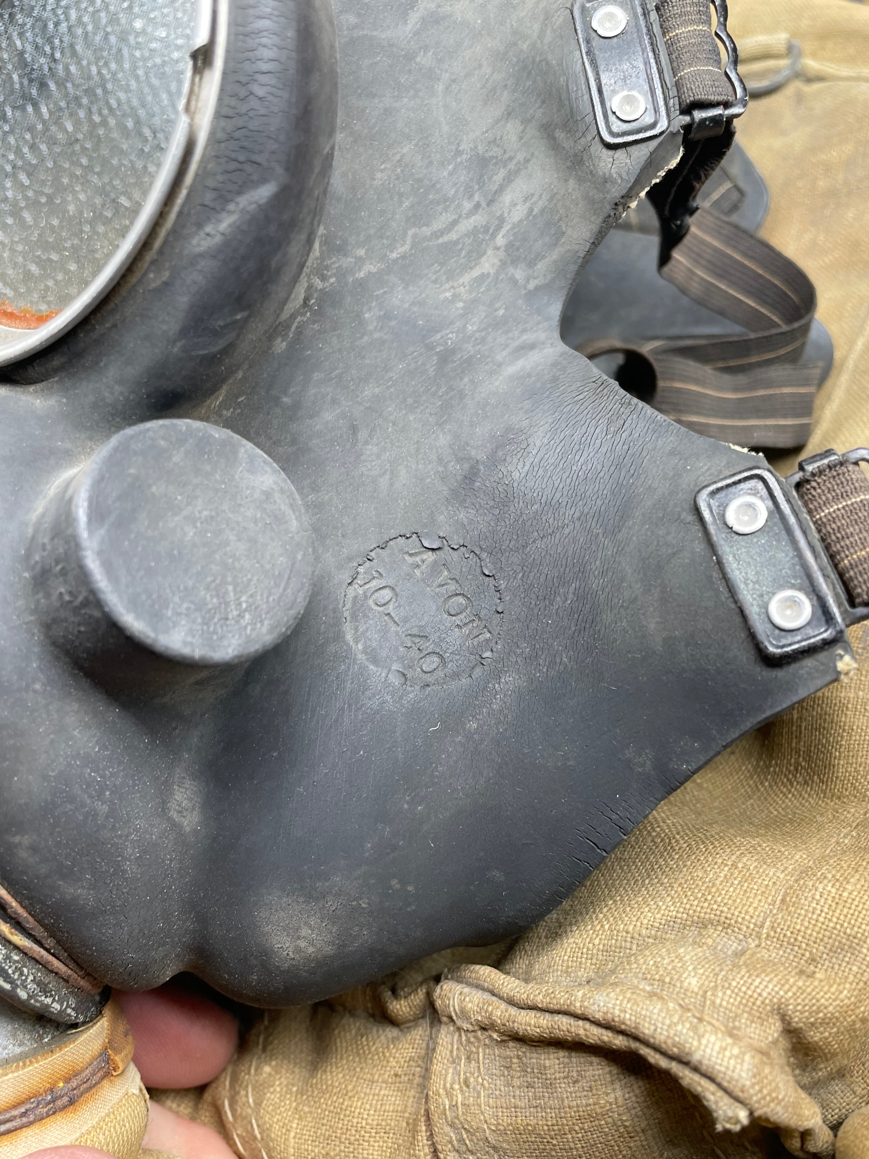 British Army Soldier Gas Mask GSR Respirator - Original 1940 Dated Bag - The Militaria Shop