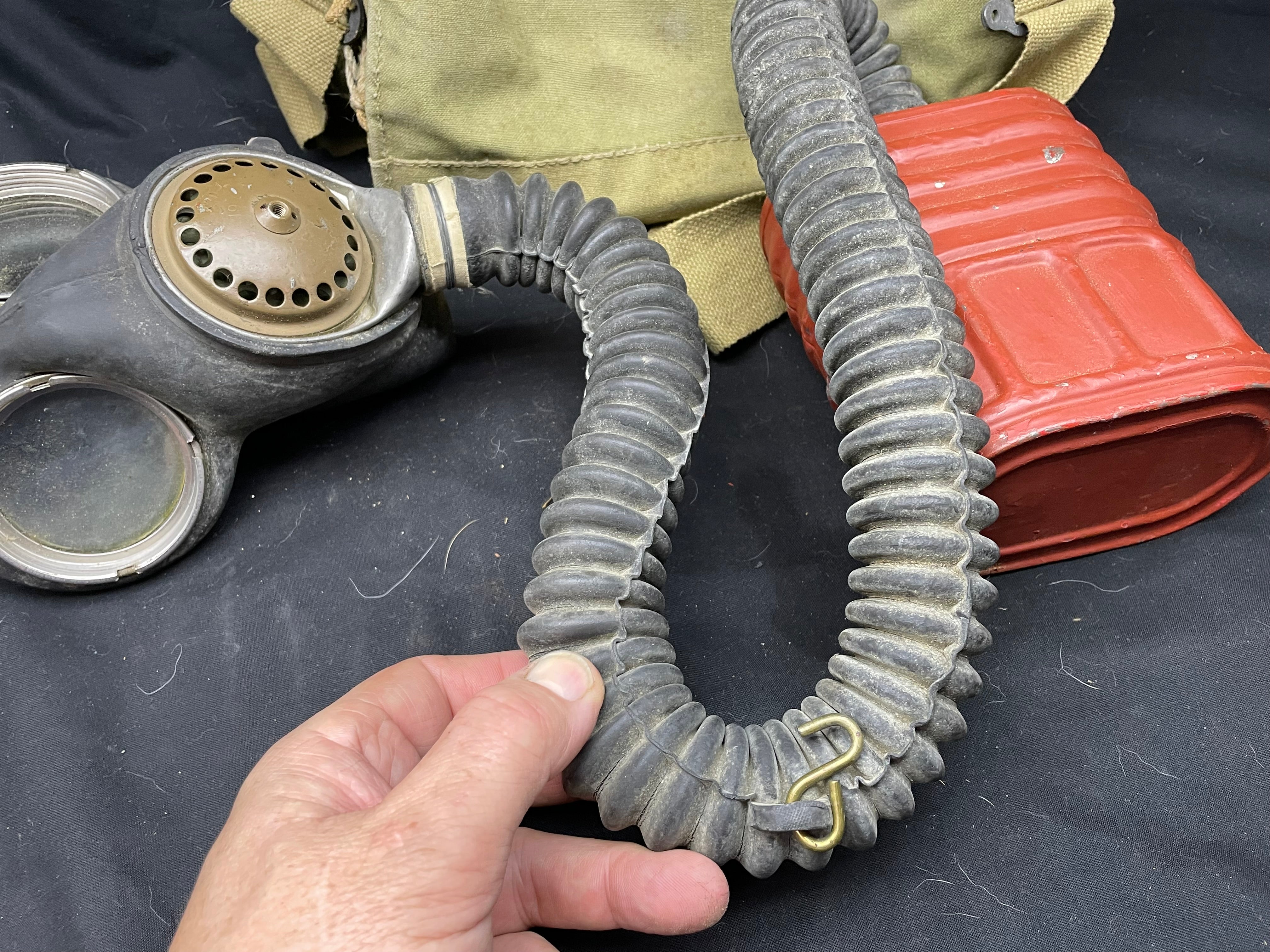 WW2 British Army Gas Mask Set - Long Hose Variation for Drivers etc - The Militaria Shop