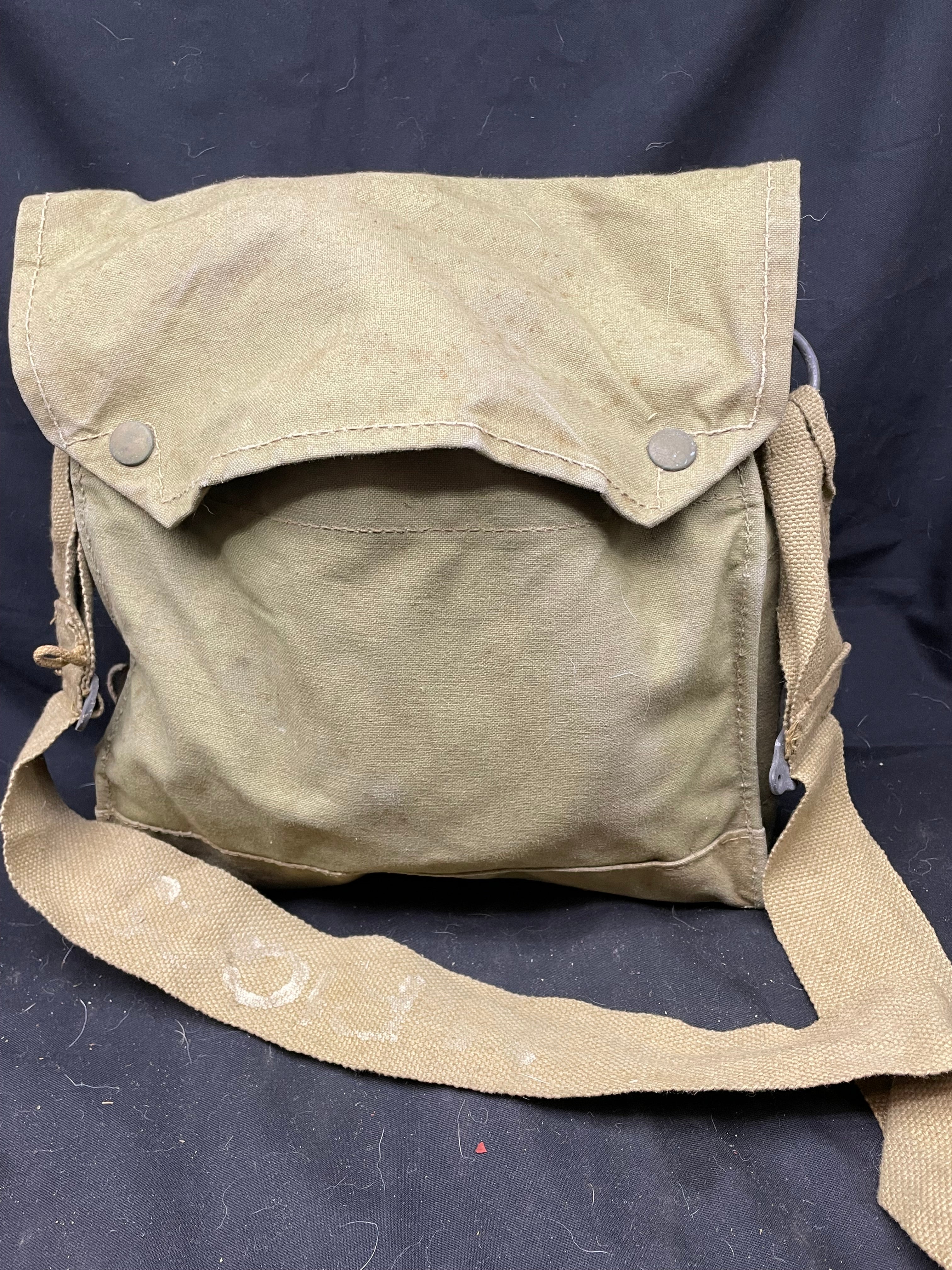 WW2 British Army Gas Mask Set - Long Hose Variation for Drivers etc - The Militaria Shop