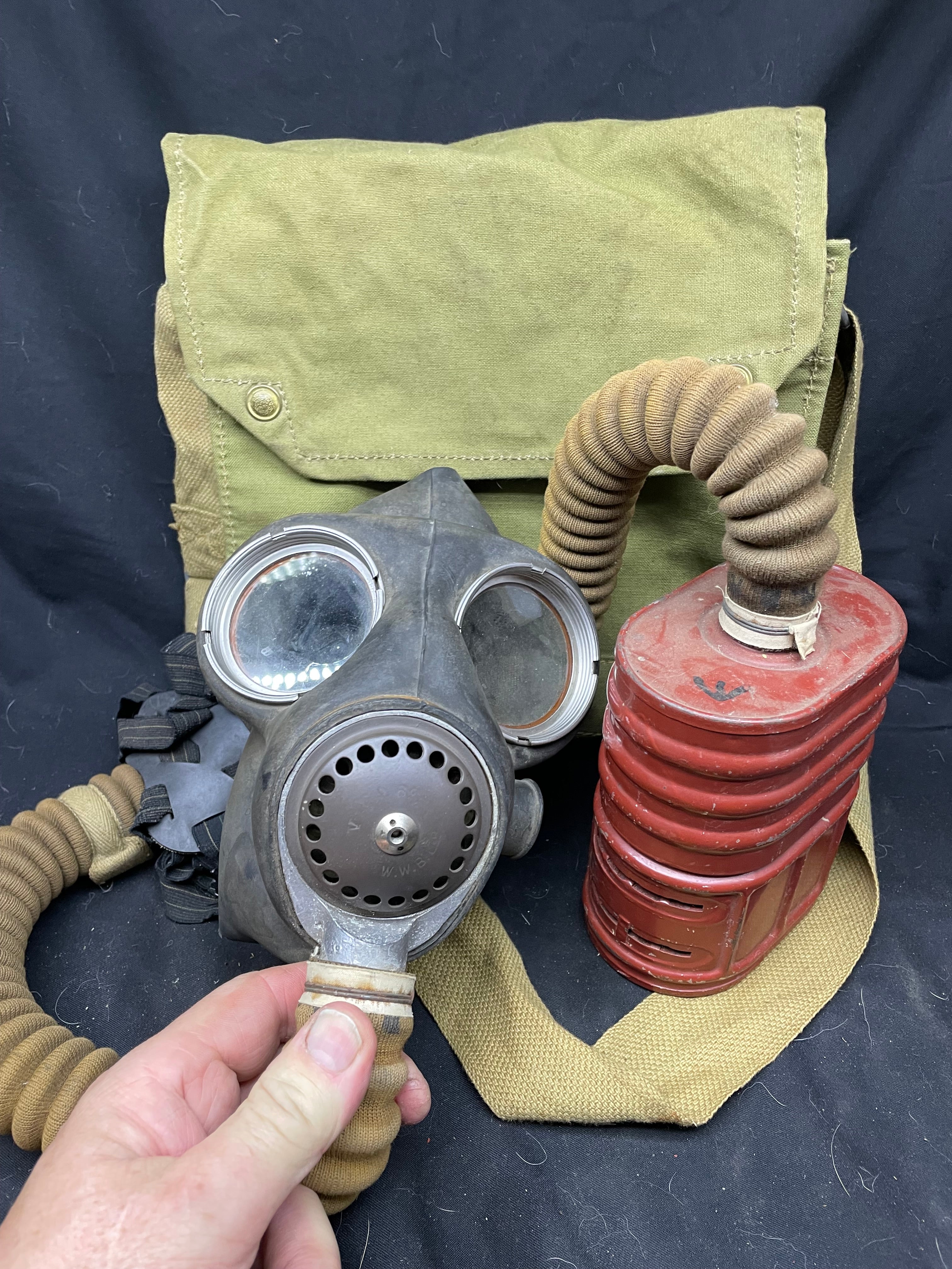 WW2 British Army Gas Mask Set - Long Canvas Hose Variation for Drivers etc - The Militaria Shop