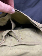 Load image into Gallery viewer, Original WW2 British Army General Service Respirator & Bag in excellent condition - The Militaria Shop