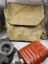 Lade das Bild in den Galerie-Viewer, Original WW2 British Army General Service Respirator & Bag in excellent condition - The Militaria Shop