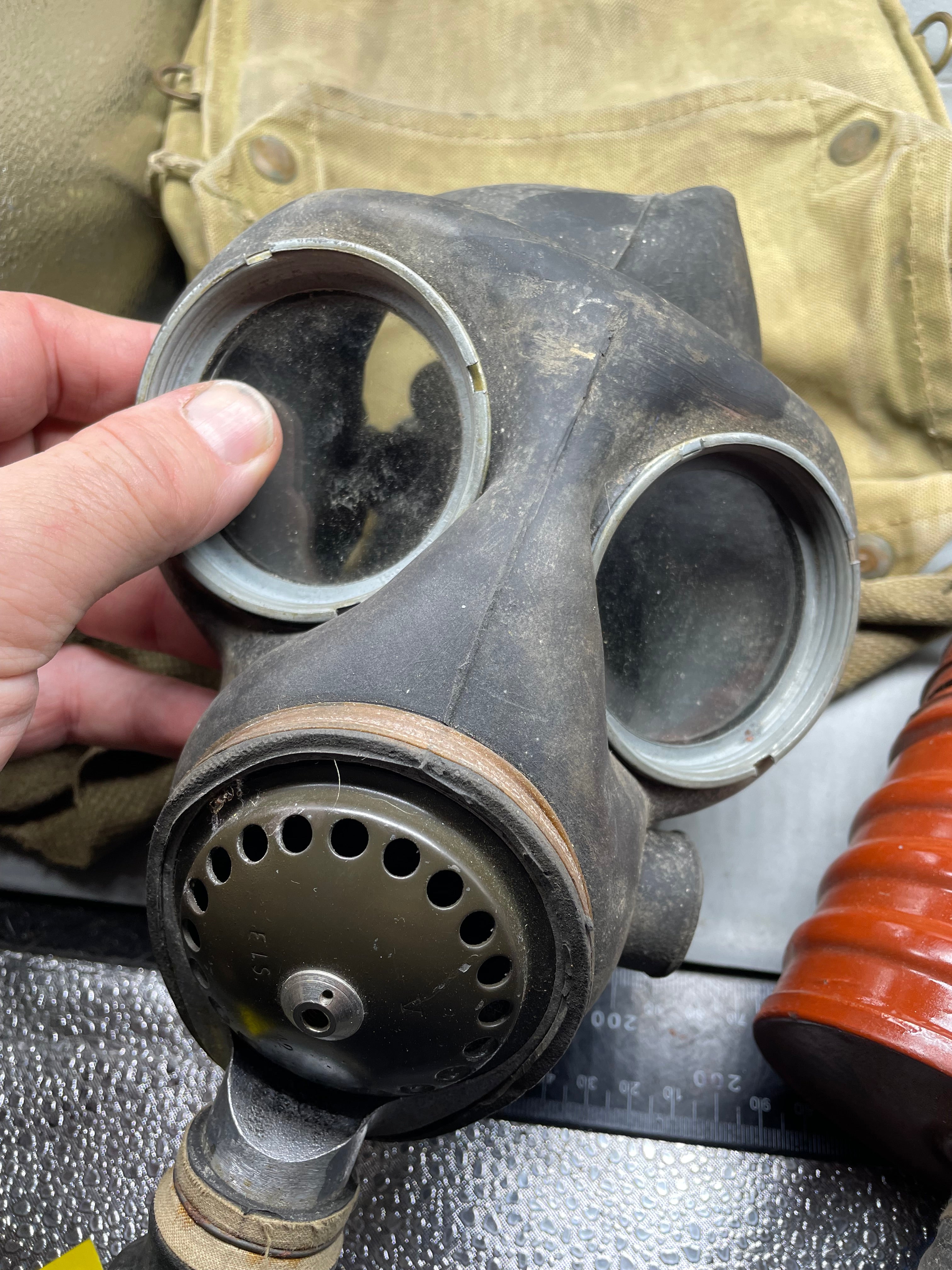 Original WW2 British Army General Service Respirator & Bag in excellent condition - The Militaria Shop