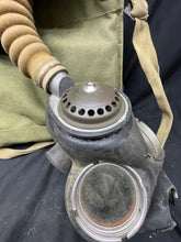 Charger l'image dans la galerie, Original WW2 British Army General Service Respirator & Bag in excellent condition - The Militaria Shop