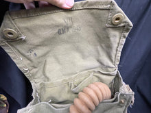 Charger l'image dans la galerie, Original WW2 British Army General Service Respirator & Bag in excellent condition - The Militaria Shop