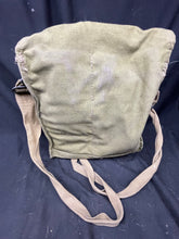 Charger l'image dans la galerie, Original WW2 British Army General Service Respirator & Bag in excellent condition - The Militaria Shop