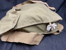 Charger l'image dans la galerie, Original WW2 British Army General Service Respirator & Bag in excellent condition - The Militaria Shop