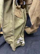 Charger l'image dans la galerie, Original WW2 British Army General Service Respirator & Bag in excellent condition - The Militaria Shop