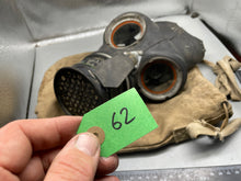 Charger l'image dans la galerie, Original British Home Front Warden's Gas Mask in Correct Canvas Bag - The Militaria Shop