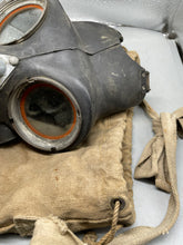 Charger l'image dans la galerie, Original British Home Front Warden's Gas Mask in Correct Canvas Bag - The Militaria Shop