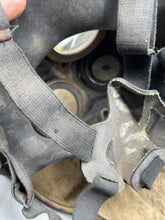 Charger l'image dans la galerie, Original British Home Front Warden's Gas Mask in Correct Canvas Bag - The Militaria Shop