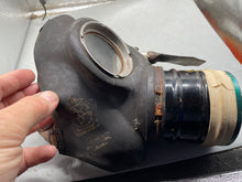 Charger l'image dans la galerie, WW2 British Home Front Wardens / Fire Watchers Gas Mask - ARP - The Militaria Shop