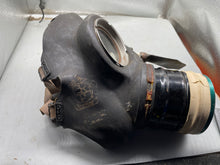 Charger l'image dans la galerie, WW2 British Home Front Wardens / Fire Watchers Gas Mask - ARP - The Militaria Shop