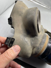 Charger l'image dans la galerie, WW2 British Home Front Wardens / Fire Watchers Gas Mask - ARP - The Militaria Shop