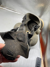 Charger l'image dans la galerie, WW2 British Home Front Wardens / Fire Watchers Gas Mask - ARP - The Militaria Shop