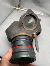 Charger l'image dans la galerie, WW2 British Home Front Wardens / Fire Watchers Gas Mask - ARP - 1938 Dated - The Militaria Shop