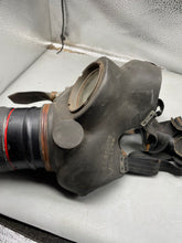 Charger l'image dans la galerie, WW2 British Home Front Wardens / Fire Watchers Gas Mask - ARP - 1938 Dated - The Militaria Shop