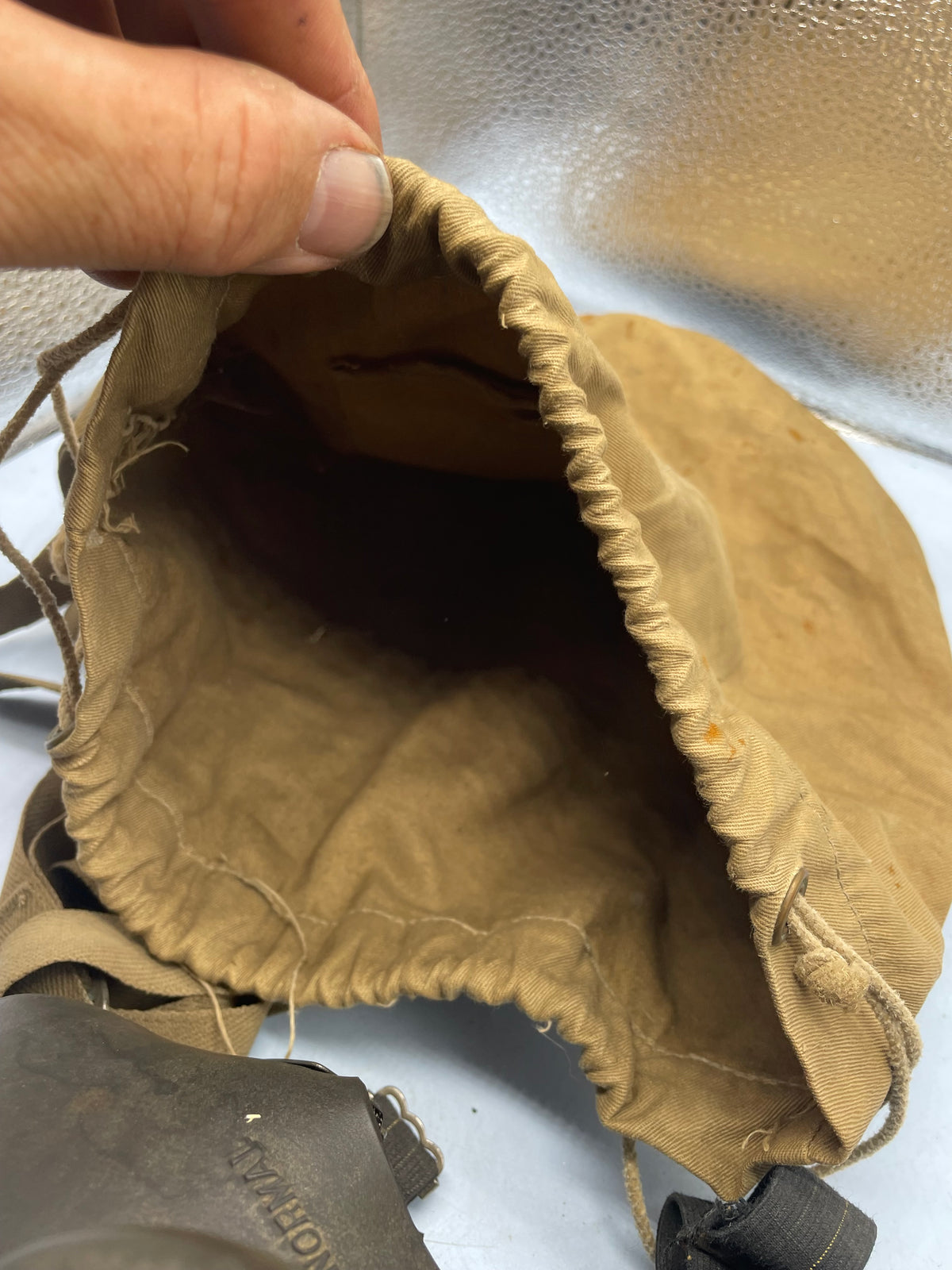 WW2 British Home Front Warden's Gas Mask in Bag of Issue - The Militaria Shop