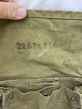 Lade das Bild in den Galerie-Viewer, Rare T-Mic WW2 British Army Soldiers GSR Gas Mask in Bag