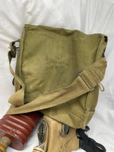 Lade das Bild in den Galerie-Viewer, Rare T-Mic WW2 British Army Soldiers GSR Gas Mask in Bag