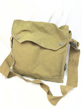 Lade das Bild in den Galerie-Viewer, Rare T-Mic WW2 British Army Soldiers GSR Gas Mask in Bag