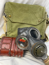 Load image into Gallery viewer, WW2 British Army Soldiers GSR Gas Mask in Bag - 1941 Dated