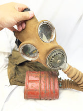 Load image into Gallery viewer, WW2 British Army Soldiers General Service Gas Mask in Bag