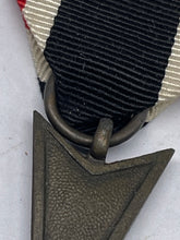 Charger l'image dans la galerie, Original WW2 German War Merit Cross without Swords in Great Condition - The Militaria Shop