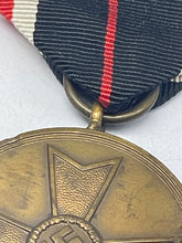 Charger l'image dans la galerie, Original WW2 War Merit Medal (Kriegsverdienstmedaille) - The Militaria Shop