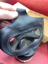 Lade das Bild in den Galerie-Viewer, Original WW2 British Home Front Civilian Gas Mask in Box of Issue - The Militaria Shop