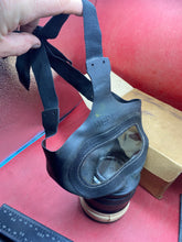 Lade das Bild in den Galerie-Viewer, Original WW2 British Home Front Civilian Gas Mask in Box of Issue - The Militaria Shop