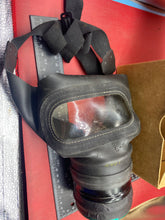 Lade das Bild in den Galerie-Viewer, Original WW2 British Home Front Civilian Gas Mask in Box of Issue 1940 - The Militaria Shop