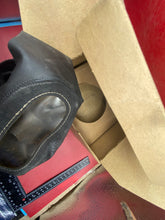 Lade das Bild in den Galerie-Viewer, Original WW2 British Home Front Civilian Gas Mask in Box of Issue 1938 - The Militaria Shop
