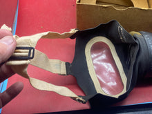 Lade das Bild in den Galerie-Viewer, Original WW2 British Home Front Civilian Gas Mask in Box of Issue 1937 - The Militaria Shop