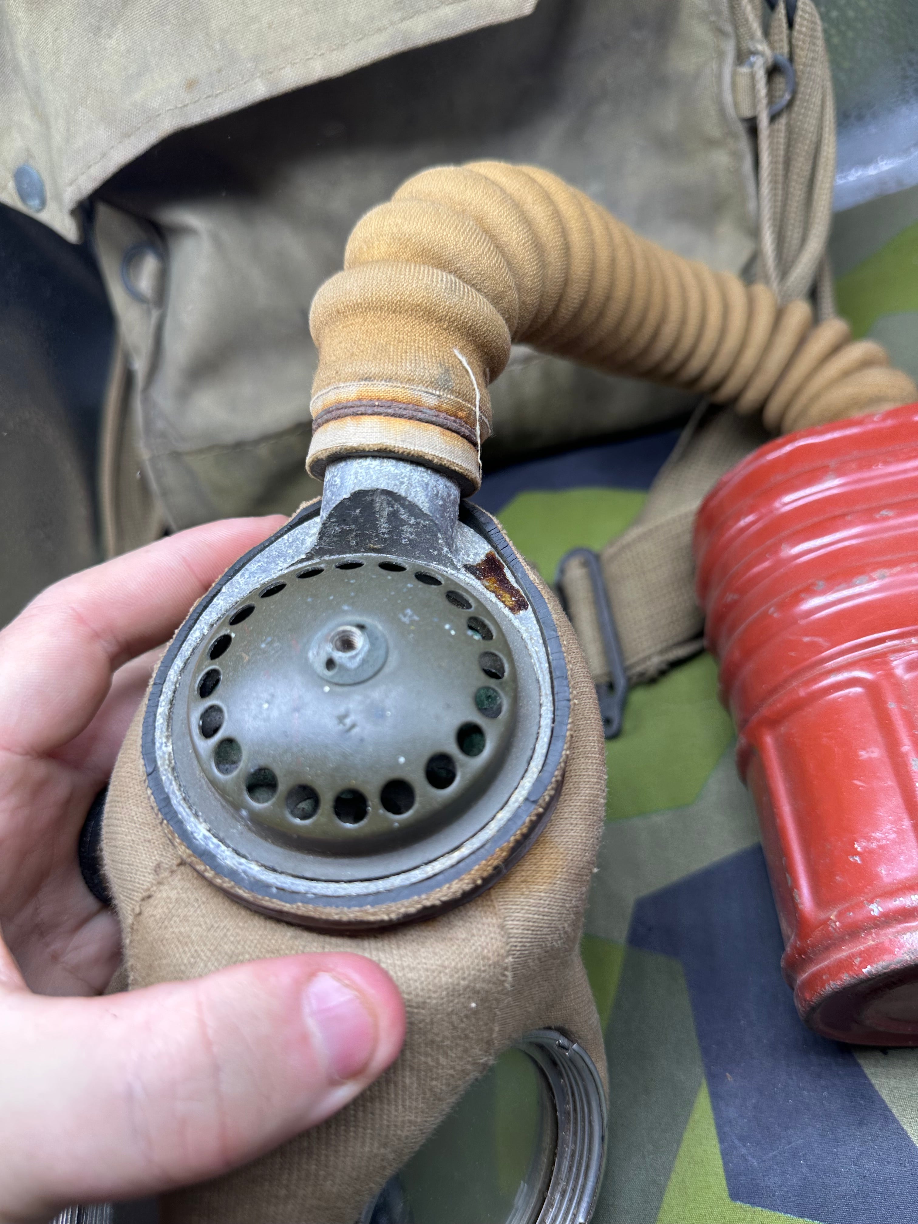 Original WW2 British Army T-Mic GSR General Service Respirator Gas Mask Set - The Militaria Shop