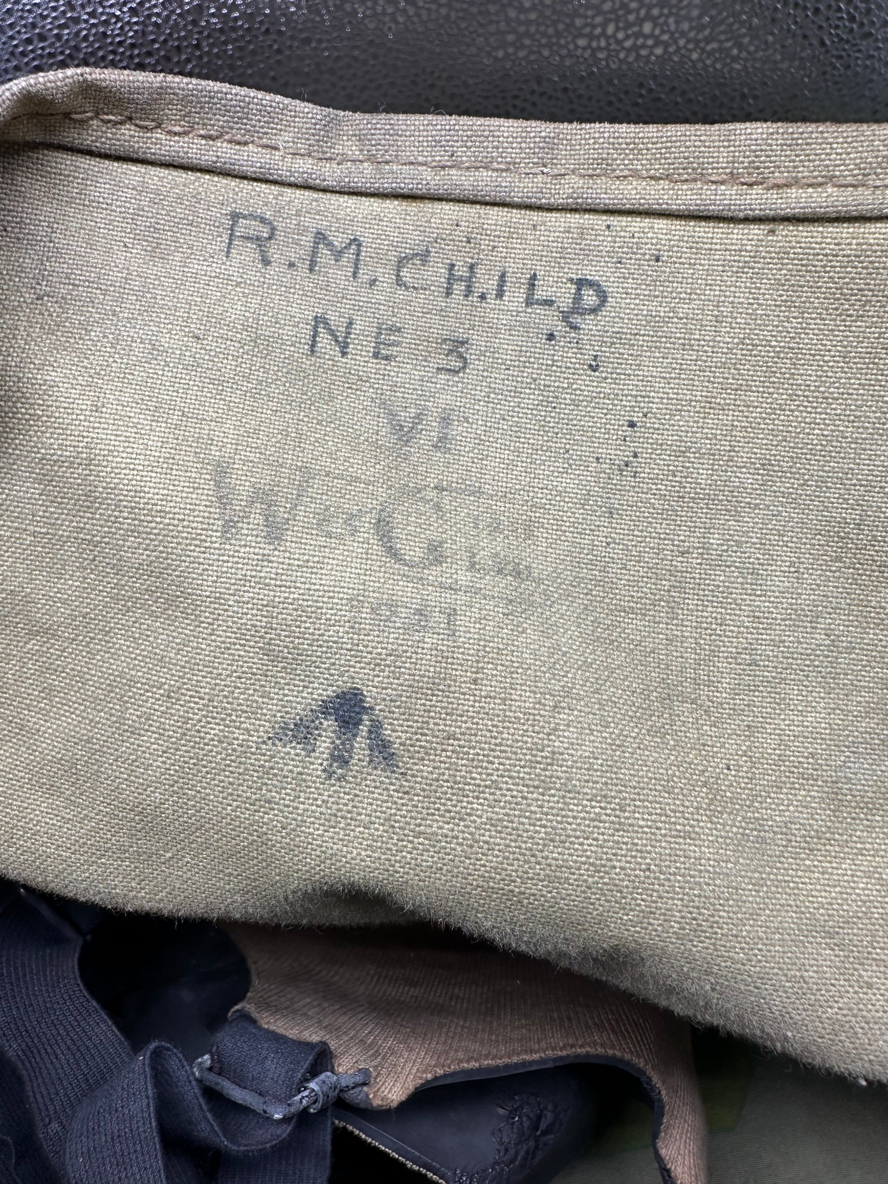 Original WW2 British Army T-Mic GSR General Service Respirator Gas Mask Set - The Militaria Shop