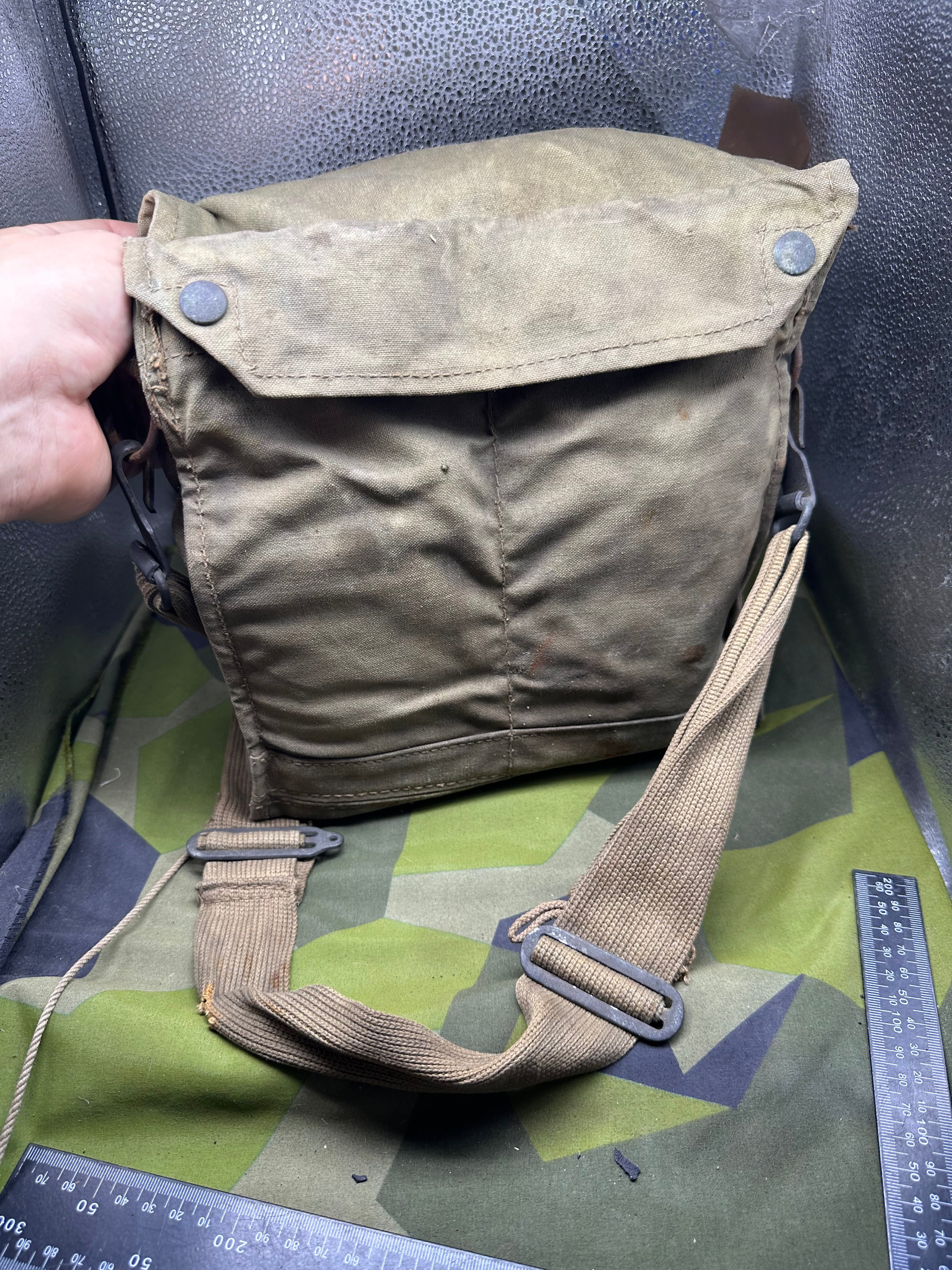 Original WW2 British Army T-Mic GSR General Service Respirator Gas Mask Set - The Militaria Shop