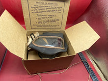 Lade das Bild in den Galerie-Viewer, Original WW2 British Home Front Civilian Gas Mask in Box of Issue 1937 - The Militaria Shop