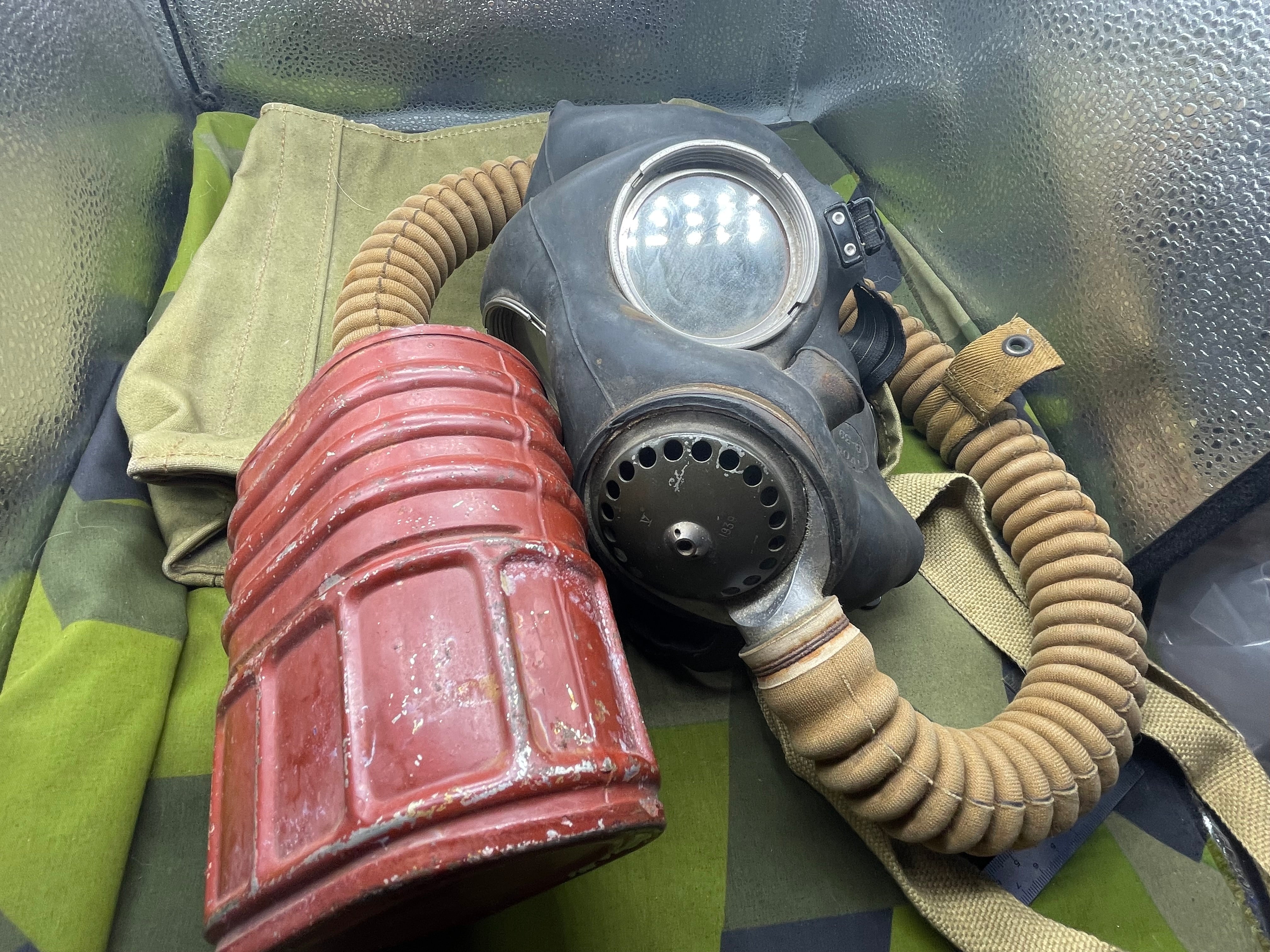 Original WW2 British Army Long-Hose Gas Mask with Bag - The Militaria Shop