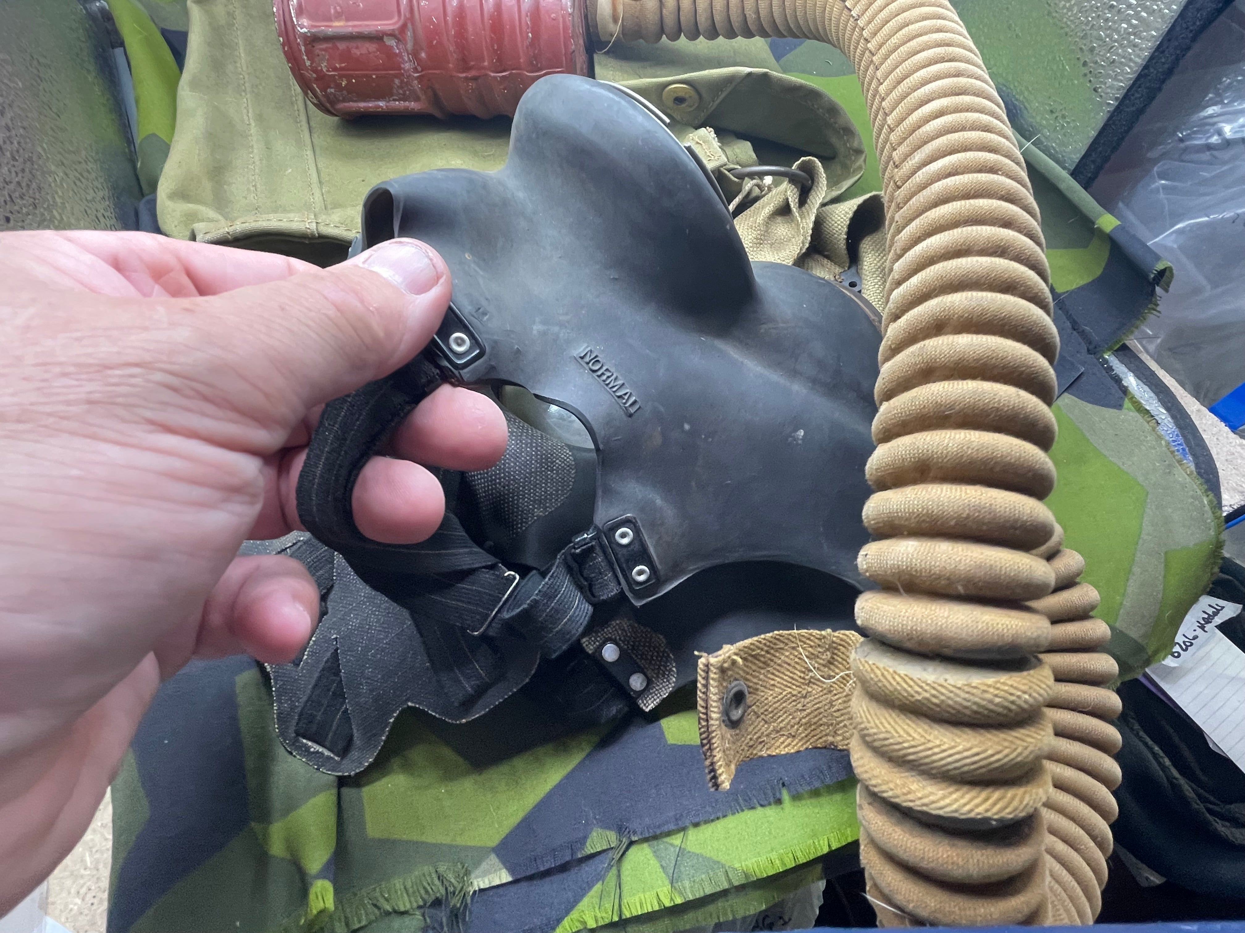 Original WW2 British Army Long-Hose Gas Mask with Bag - The Militaria Shop