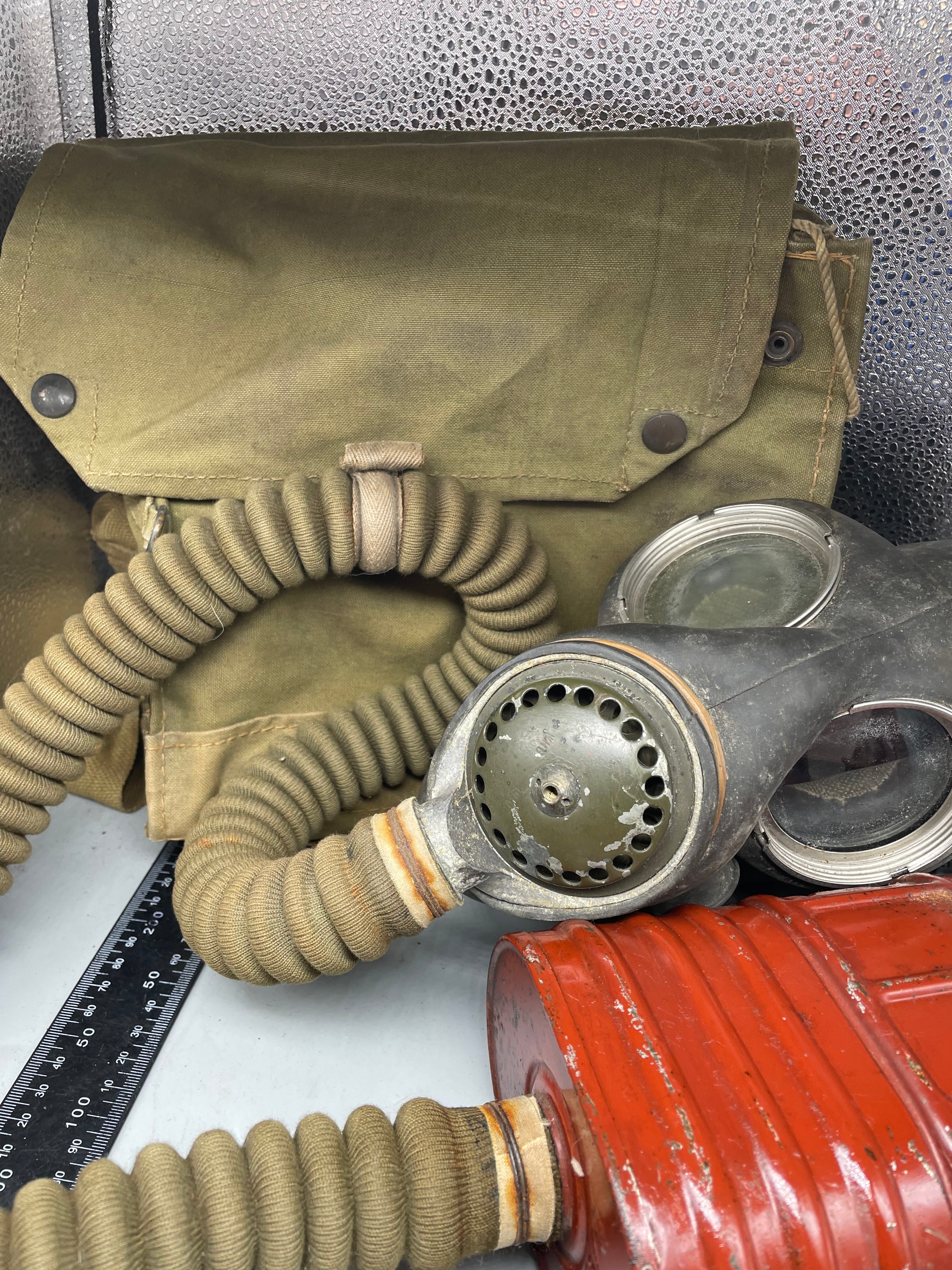Original WW2 Long Hose British Army Gas Mask & Bag 1941 Dated - The Militaria Shop